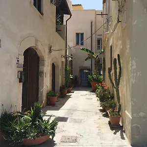 La Rosa Di Ortigia Syracuse